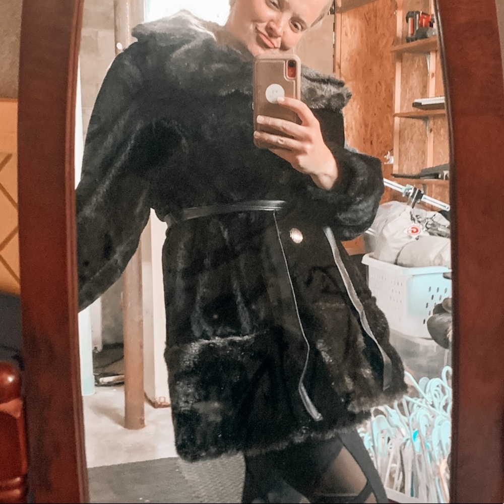 Vintage Faux Fur Winter Coat W/Belt 2